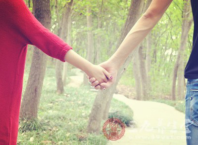 患上艾滋病后立刻接受治疗，则病人很快就不再具有传染性